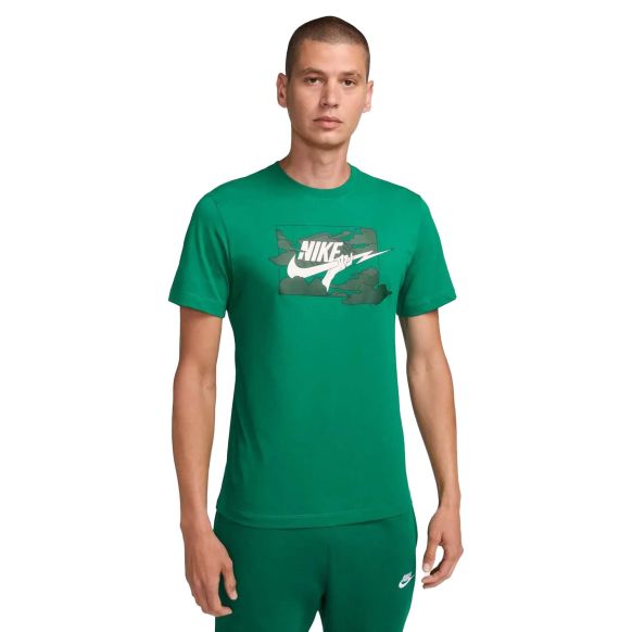 Remera Nike Club